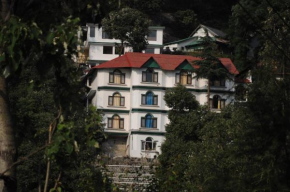 Гостиница Lall Ji Tourist Resort  Далхаузи